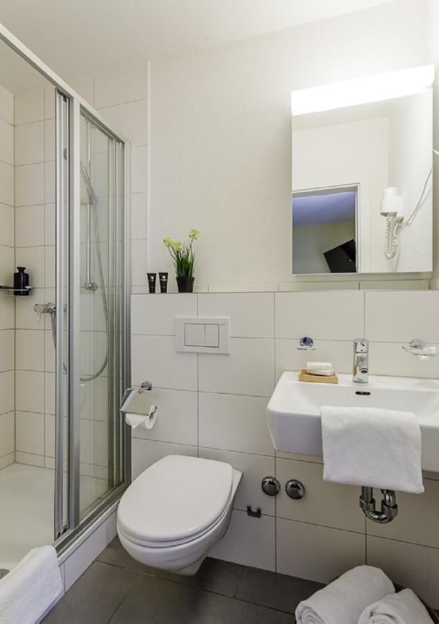 Swiss Star West End - Contactless Self Check-In Apartment Zurich Bagian luar foto